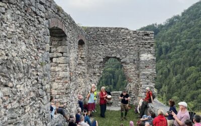 Von goldenen Federn, Lügen und wundersamen Gesang